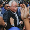 Malezijski odbor za pomilovanja smanjio 12-godišnju zatvorsku kaznu bivšem premijeru za pola