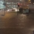 Nevreme stiglo u Srbiju - obilne padavine, olujni vetar i grad, delovi Beograda bez struje