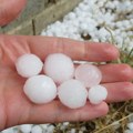 Nevreme stiglo u Srbiju! Ovaj grad je na udaru: "Tukao" je grad veličine klikera