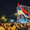 Polupana stakla na odboru SNS-a: Zborovi Novog Sada blokirali devet raskrsnica u gradu