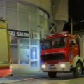 Požar u stanu u Čačku: Vatrogasci brzo reagovali i obuzdali vatru (video)