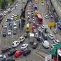 (Foto) Jutros nigde nikog, sad svi krenuli negde! Totalni kolaps u Beogradu, vozila načičkana jedna do drugog, sve stoji: Evo…