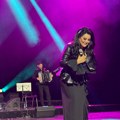 Dve legende narodne muzike, jedna scena: Dragana Mirković specijalna gošća na koncertu Lepe Lukić: Ona je boginja (video)