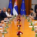Počeo plenarni razgovor delegacija Srbije i EU, predvođen Vučićem i Koštom