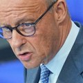 Haos u bundestagu Merc na udaru oštrih kritika nakog govora: "Saberite se!"