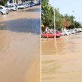 Dramatični prizori sa vidikovca! Poplavljene ulice, a kiša nije padala: Ovaj deo Beograda danima ima problem sa vodom