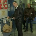 Vladimir Orlić glasao na Čukarici: Došao s roditeljima na biračko mesto
