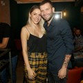Bivša žena našeg pevača uživa na odmoru: Pozirala u bikiniju i pokazala neverovatno telo (FOTO)