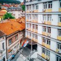 Uhapšenima zbog napada na službeno lice sud ukinuo pritvor