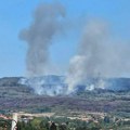Požar u Babičkom se ne smiruje, vetar otežava gašenje