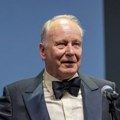 Slavni švedski glumac dobitnik prestižne nagrade na Sarajevo Film festivalu Stelanu Skarsgardu uručeno "Počasno srce Sarajeva"…