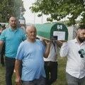 Vučić: Pijetet prema žrtvama u Srebrenici, duboko se klanjamo
