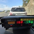 Jurila 170 na sat sa pet članova porodice u automobilu - policija je bila nemilosrdna