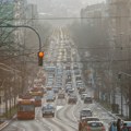 Automobil udario u autobus u ulici Kneza Miloša, stvaraju se gužve