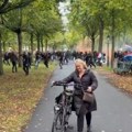 Haos na ulicama Haga: Demonstranti napali policiju, uvedeno vanredno stanje (video)