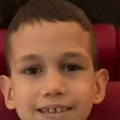 Kosta (8) već četiri godine bije životnu bitku, a sada mu je potrebna naša pomoć: Nova Pazova se već ujedinila, sutra i u…