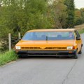 Ovo je najširi legalan automobil na svetu: Ima dva volana i 14 držača za čaše (video)