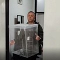 Incident na biračkom mestu u Leskovcu, oštećena biračka kutija