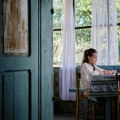 Vasiliji se zatvara seoska škola i nakon bakine smrti prepuštena je sama sebi: Prvi igrani film koji je sniman u Prokuplju
