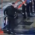 Pojavio se uznemirujući video: Pogledajte kako bivši evropski šampion puca po ljudima na ulici