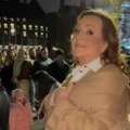 Bekuta zapevala na ulici usred Londona, pesmu posvetila Mrki! Pogledajte reakcije ljudi: Nisam mogla da odolim