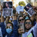 Nje više nema, ali borba Mashe Amini traje: Iran će krivično goniti žene koje ne nose hidžab, one uzvraćaju protestima