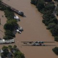 Број погинулих у поплавама у Бразилу порастао на 100, 128 људи нестало