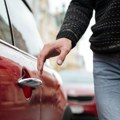 Čovek priveden jer je „ukrao“ sopstveni automobil