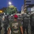 NAPORNA NOĆ I ZA VALJEVSKE ADVOKATE: “POLICIJA UPOTREBILA PREKOMERNU SILU, VELIKI BROJ UHAPŠENIH I PREBIJENIH LICA NISU IMALI…