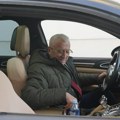 Pevač (77) bio intiman i sa muškarcem! Podvodio je devojke u svom motelu, a sada ljubi 43 godine mlađu, šok detalji...