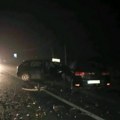 Vozilo zgužvano kao limenka! Teška nesreća kod Kragujevca: U sudaru učestvovalo više vozila, delovi rasuti po putu (foto)