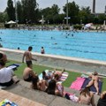 PRVOG DANA LETA Najveća gužva na otvorenom bazenu Sajmišta