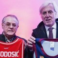 Predsednici Zvezde i Barselone razmenili dresove u Areni: Čović i Kulebas uslikani zajedno nakon utakmice