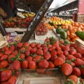 Зелена салата из Лесковца најпродаванија на београдским пијацама: Од воћа највише се траже јагоде, кило до 400 динара, ево и…
