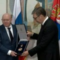 Uživo Vučić dodeljuje nagrade zemljama koje su stale uz Srbiju Štitile su našu zemlju, glasale su protiv rezolucije o…