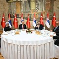 "Razgovor U opuštenijoj atmosferi, uz srpske i turske specijalitete" Vučić i Erdogan sa suprugama na svečanom ručku: Tema…