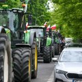 Poljski poljoprivrednici traktorima blokirali granični prelaz sa Ukrajinom