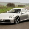 Za snove nikad nije kasno: Nakon 70 godina braka kupili Porsche 911!