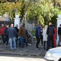 SAZNAJEMO Počela trodnevna blokada Šabačke gimnazije, jedna osoba privedena ispred škole
