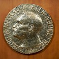 Nobelov institut navodi da nagradu za mir dobitnik ne može predati drugom, deliti ili opozvati