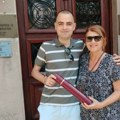 Sin Bilje Jevtić i Ace Ilića diplomirao na teškom fakultet: Pevačica blista od ponosa, diploma u ruci: Predivan osećaj