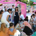 (Foto) Expo karavan "Paviljon igre" u Novom Pazaru: Predstavljeni potencijali, tradicija i kultura grada