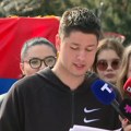 Sve više studenata koji hoće da uče dolazi u pionirski park! Matija: Moju sestru su maltretirali jer nije htela da izađe na…