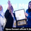 Osmani odlikovala udruženje majki Srebrenice predsedničkom medaljom