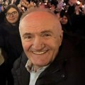 Iznenada pozlilo poznatom pevaču: Otkazuje se koncert koji su svi dugo čekali