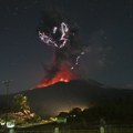 Dramatične slike iz Indonezije: Eruptirao vulkan, stub pepela visok više od 10 kilometara