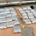 Srbi uhapšeni u Rumuniji: Muškarac i žena ispod kreveta u kamp prikolicu krili drogu vrednu 3,5 miliona evra