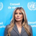 Melanija osvanula narandžasta kao i Tramp, odmah krenule spekulacije: "To je znak fizičke podređenosti"