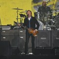 Pol Makartni otpevao legendarni hit Bitlsa na venčanju Tejlor Svift i Travisa Kelsija
