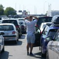 Kolona automobila duga 15 kilometara na hrvatskoj granici: Čeka se i do 10 sati na prelazak u Crnu Goru